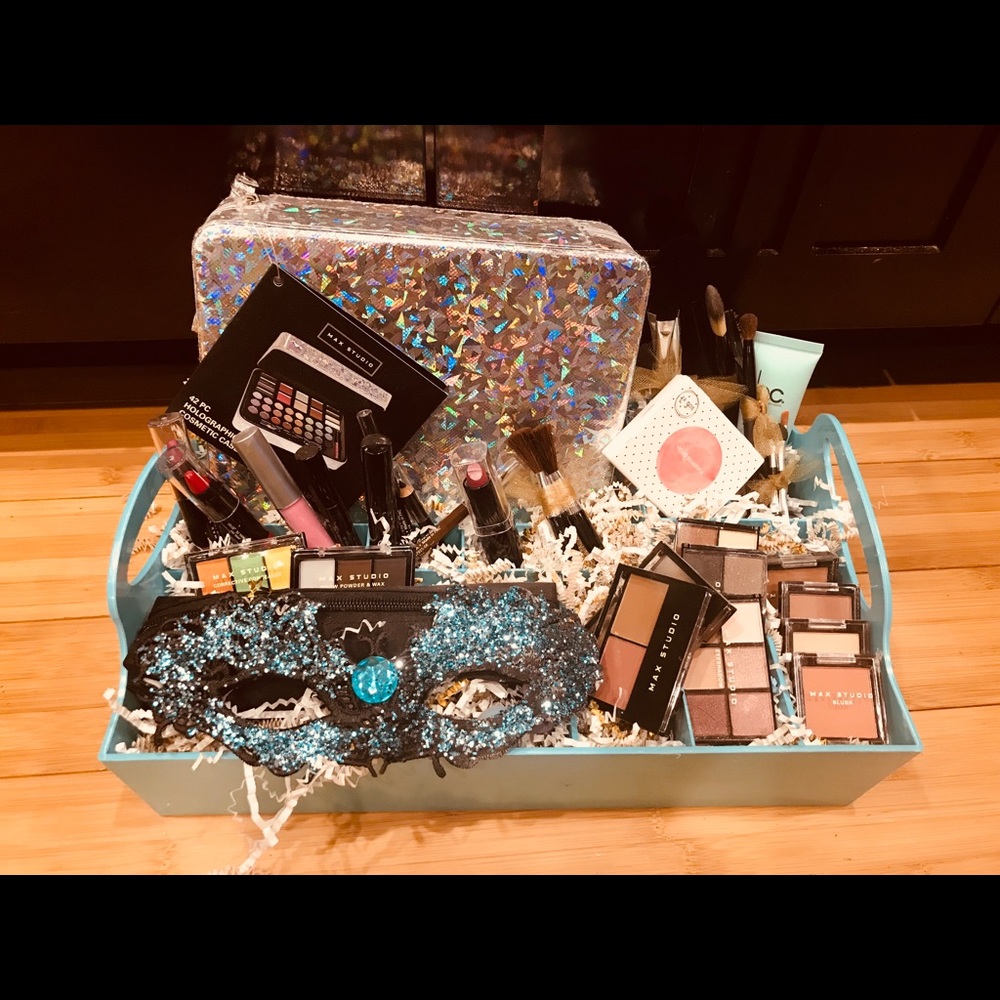 Full amazing makeup set!!